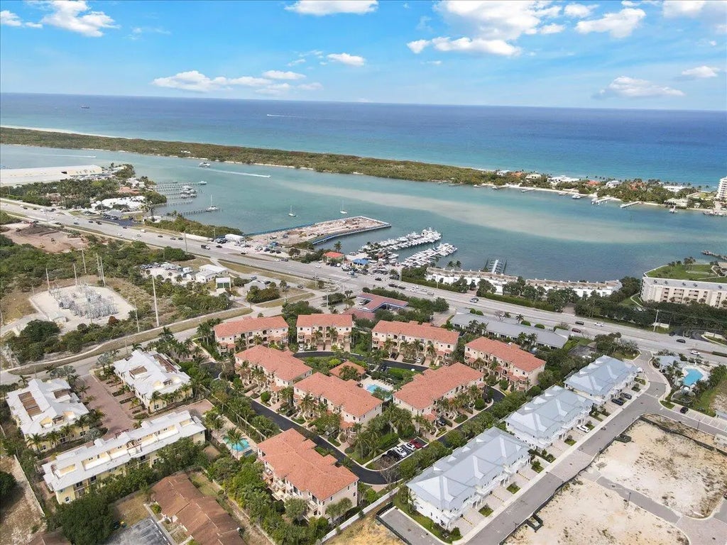 502 Del Sol Circle, Tequesta