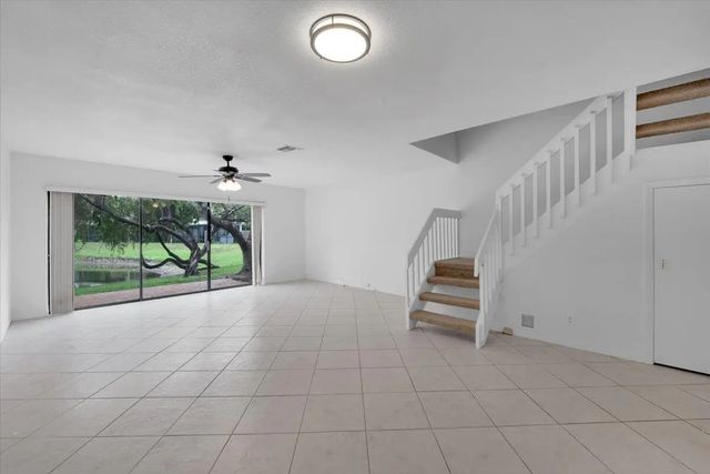 4718 Nw 82nd Avenue #1706, Lauderhill