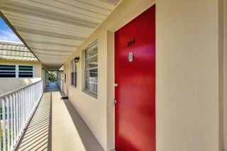 Photo of Listing #R11070230