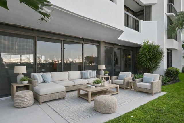 Photo of Listing #R11086536