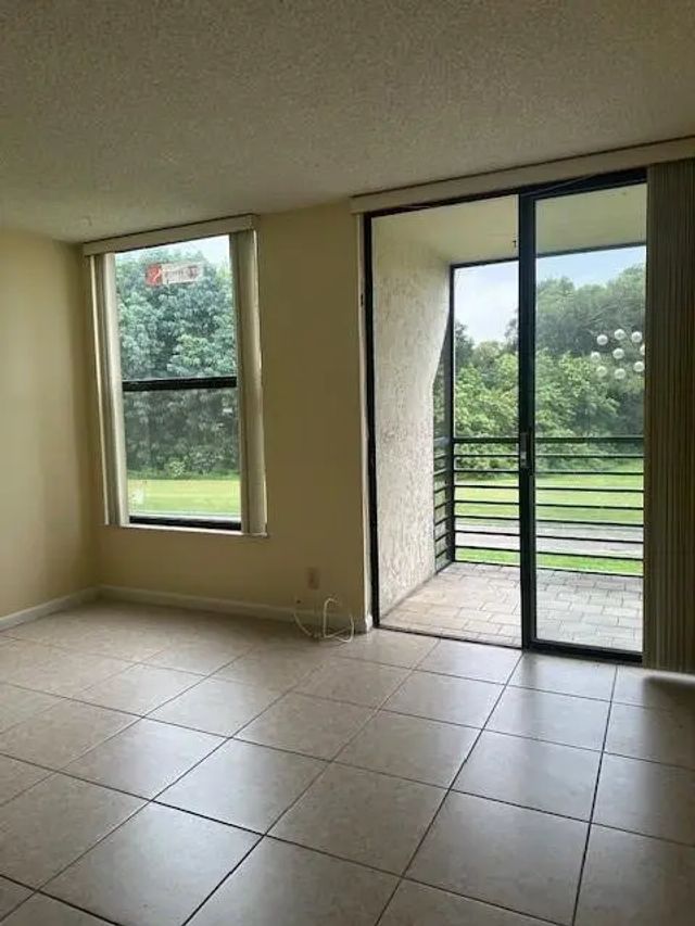 4 of 22 - 8050 W Mcnab Road #210, Tamarac, FL