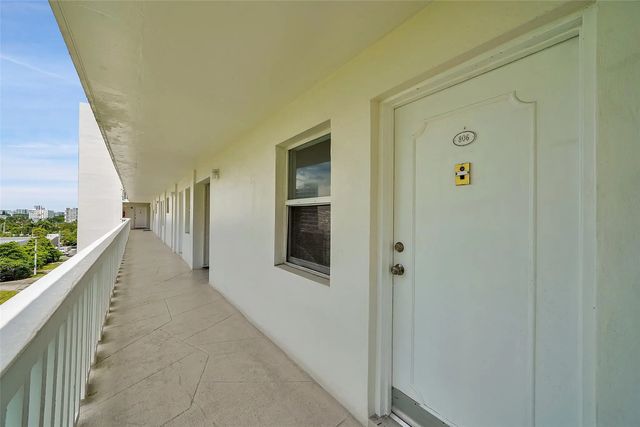 2 of 12 - 2555 Ne 11th Street #806, Fort Lauderdale, FL