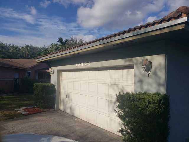 3 of 50 - 19421 Nw 18th Court, Miami Gardens, FL