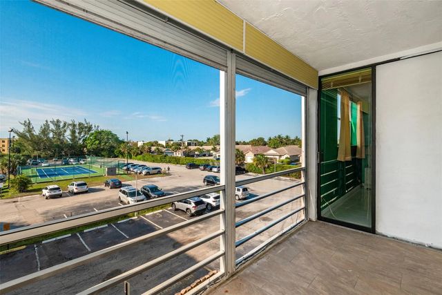 5 of 33 - 2861 Somerset Drive #317, Lauderdale Lakes, FL
