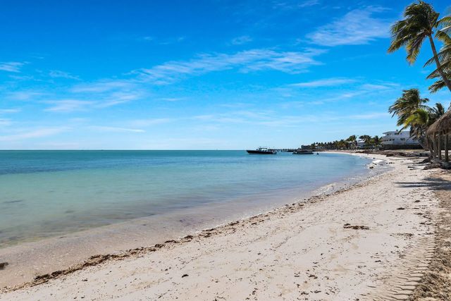 3 of 38 - 601 W Ocean Dr Drive #203a, Key Colony Beach, FL