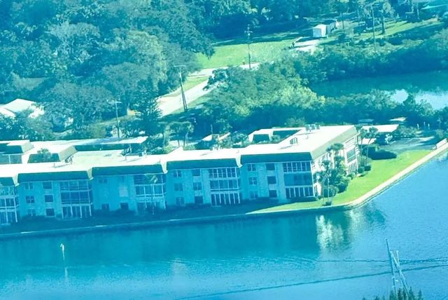200 Greytwig Road #213, Vero Beach