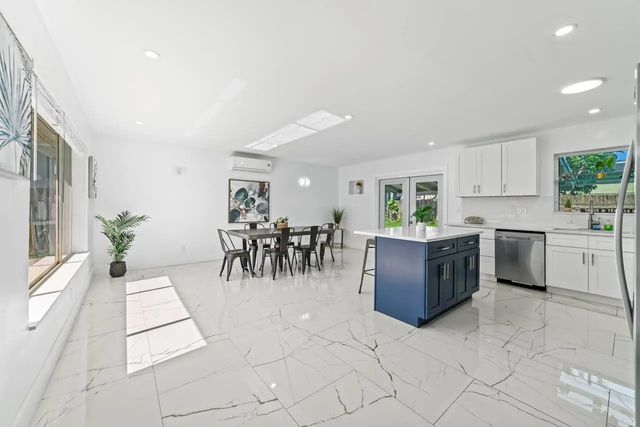 3 of 25 - 1215 Ne 200th Street, Miami, FL