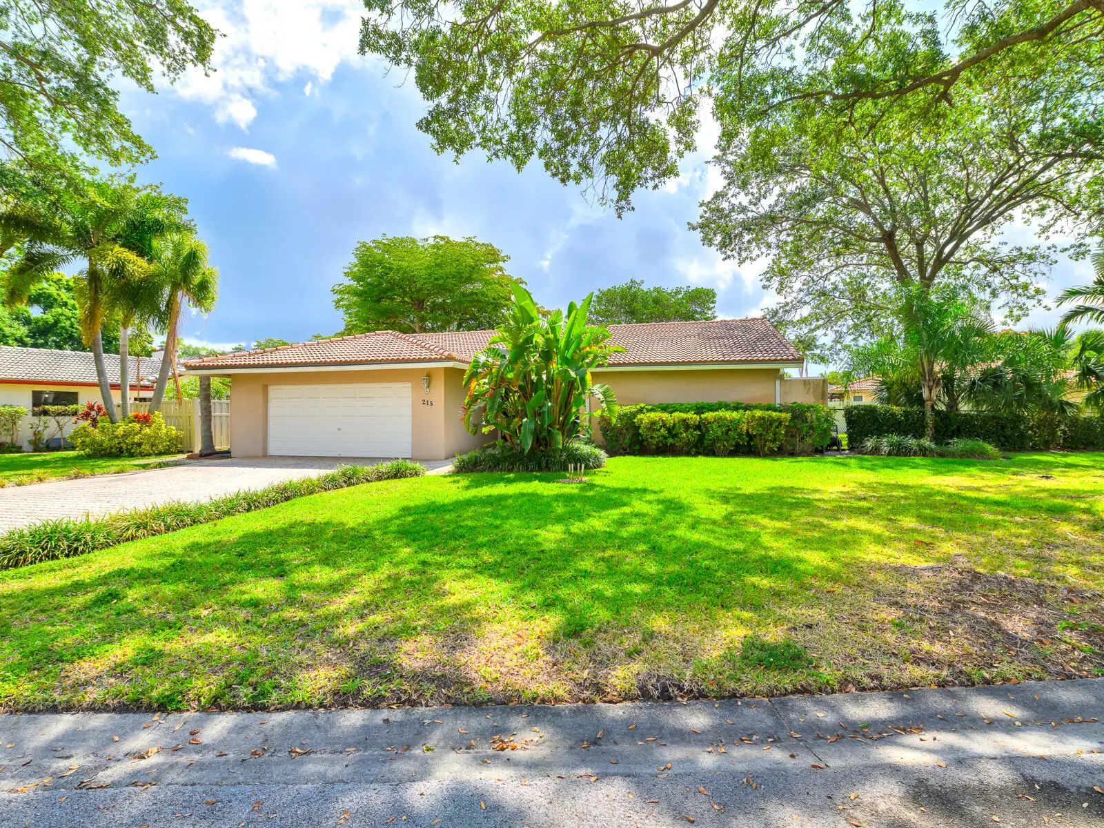 215 Nw 86th Terrace, Coral Springs