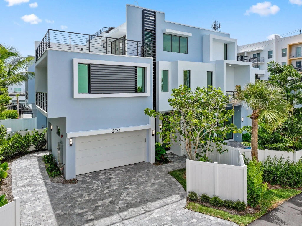 204 Osceola Park Lane, Delray Beach