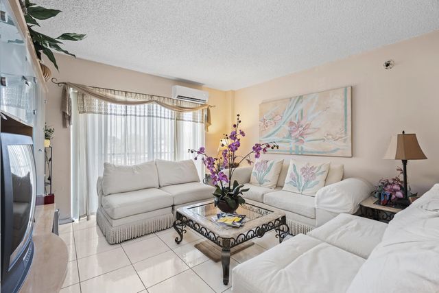 4174 Inverrary Drive #413, Lauderhill