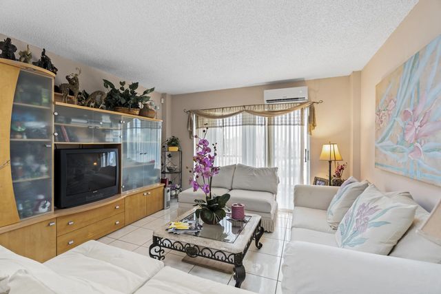 2 of 20 - 4174 Inverrary Drive #413, Lauderhill, FL