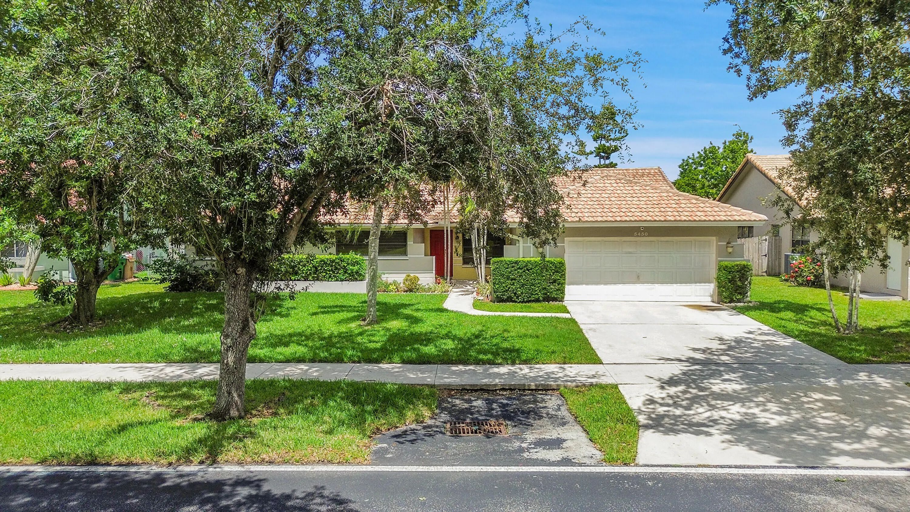 5450 Hawkes Bluff Avenue, Davie
