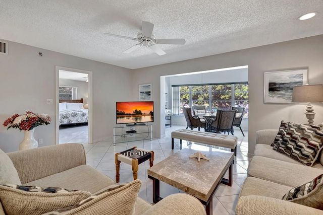 4270 Nw 40th Street #302, Lauderdale Lakes