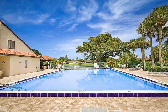 4 of 13 - 9 Vía De Casas Sur #203, Boynton Beach, FL
