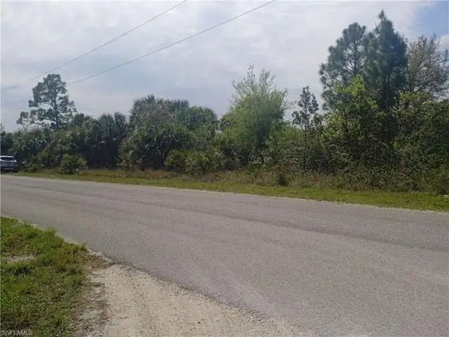 3 of 6 - 2605 N Hanna Avenue, Lehigh Acres, FL