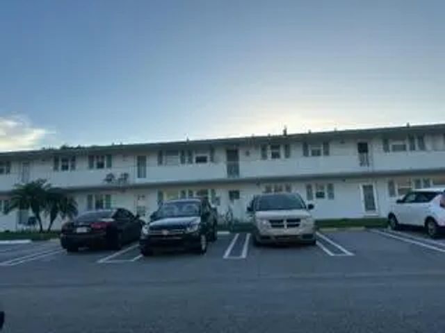 1117 Lake Terrace #105, Boynton Beach
