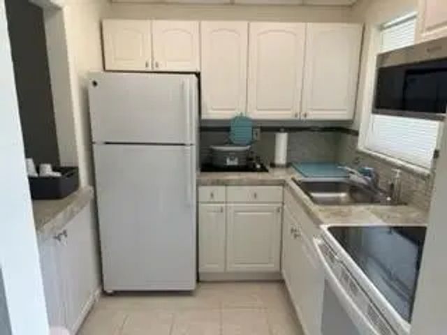 2 of 8 - 1117 Lake Terrace #105, Boynton Beach, FL
