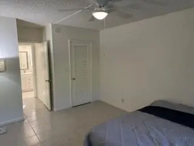 5 of 8 - 1117 Lake Terrace #105, Boynton Beach, FL