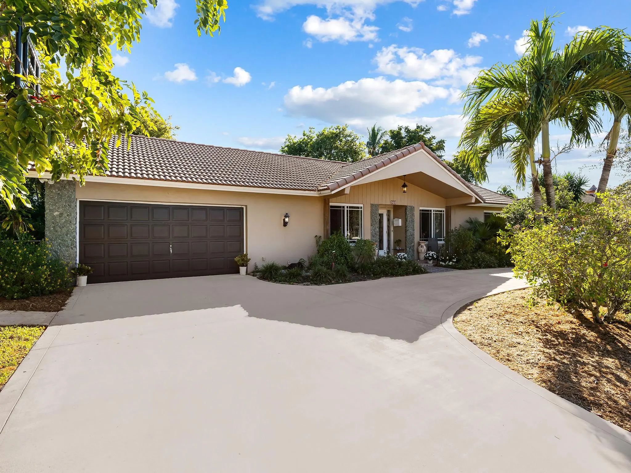 560 El Dorado Parkway, Plantation