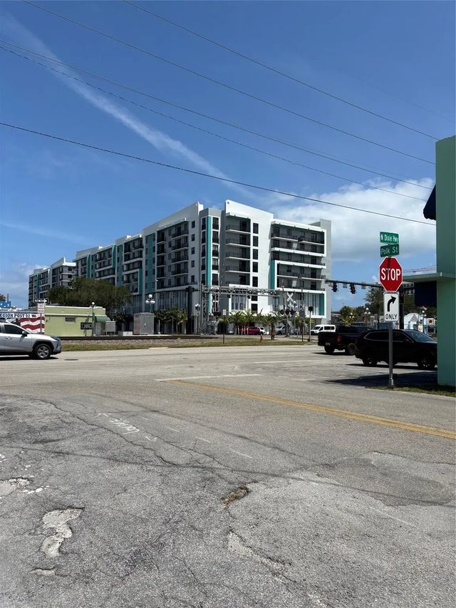 5 of 9 - 2125 Polk Street, Hollywood, FL