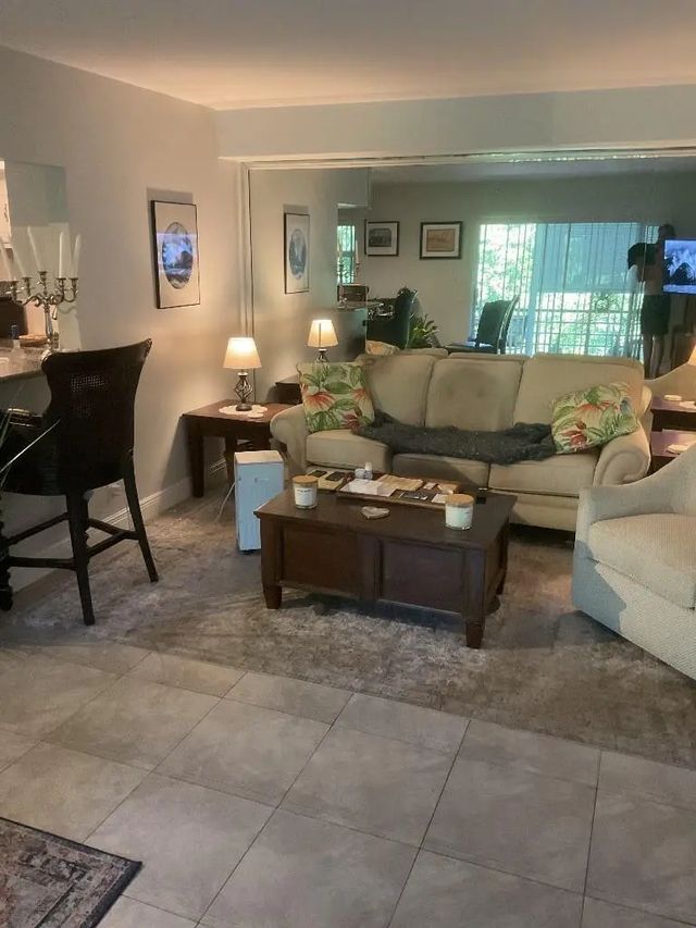 5 of 15 - 100 Se 6th Avenue #206, Pompano Beach, FL