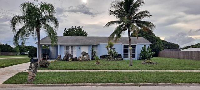 201 Ne Solida Circle, Port St. Lucie