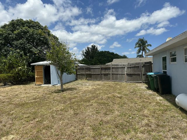 4 of 19 - 201 Ne Solida Circle, Port St. Lucie, FL