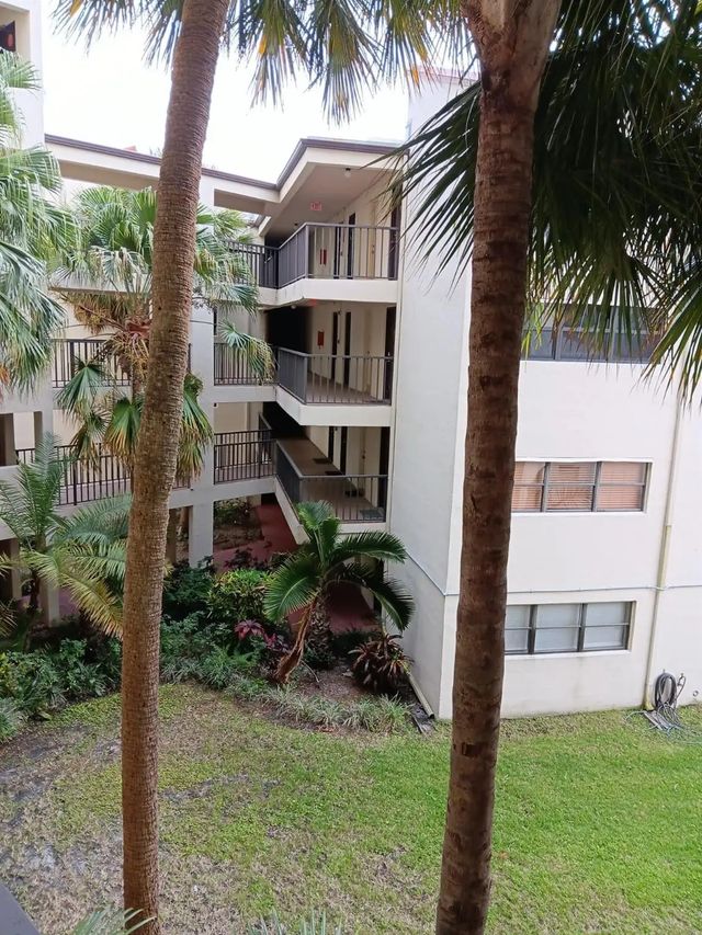 2 of 14 - 2304 S Cypress Bend Drive #313, Pompano Beach, FL