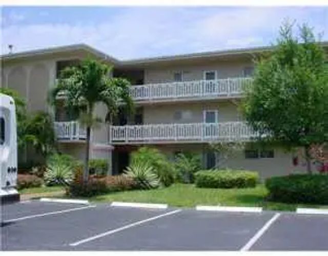 2687 N Garden Drive #204, Lake Worth