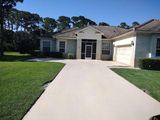 2 of 18 - 3305 Bent Pine Drive, Fort Pierce, FL