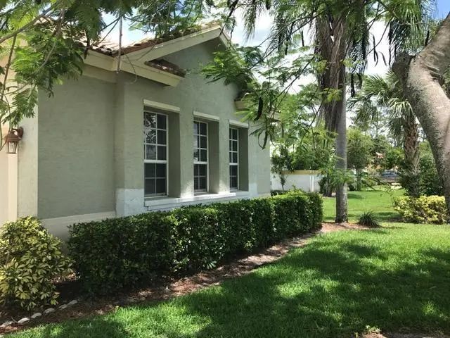 4 of 18 - 3305 Bent Pine Drive, Fort Pierce, FL