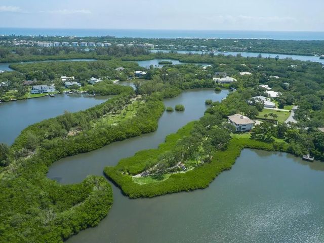 4 of 44 - 2660 Riverview Court, Vero Beach, FL