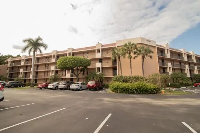 6007 Coral Lake Drive #107, Margate