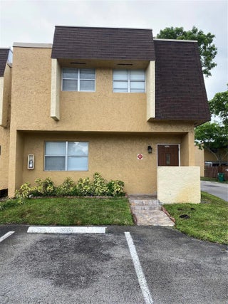 Photo of Listing #F10503300