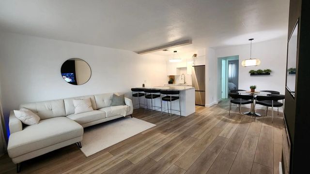 1015 Sw 11th Avenue #14k, Hallandale Beach
