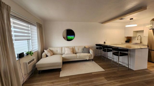 4 of 39 - 1015 Sw 11th Avenue #14k, Hallandale Beach, FL
