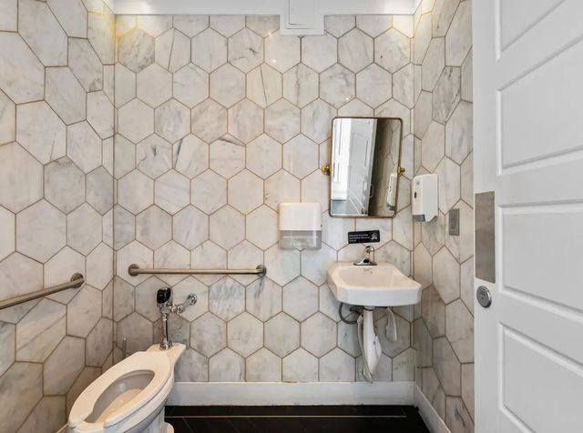 3 of 7 - 441 Ne 3 #206, Fort Lauderdale, FL