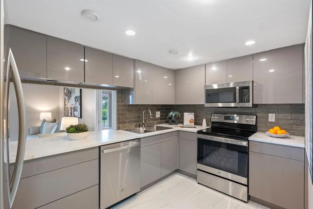 4013 N Ocean Drive #107, Lauderdale-By-The-Sea
