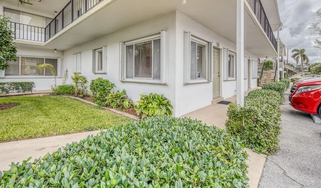 3040 Lake Osborne Drive #106, Lake Worth Beach