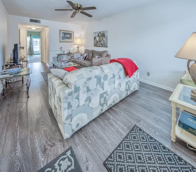 4 of 20 - 3040 Lake Osborne Drive #106, Lake Worth Beach, FL