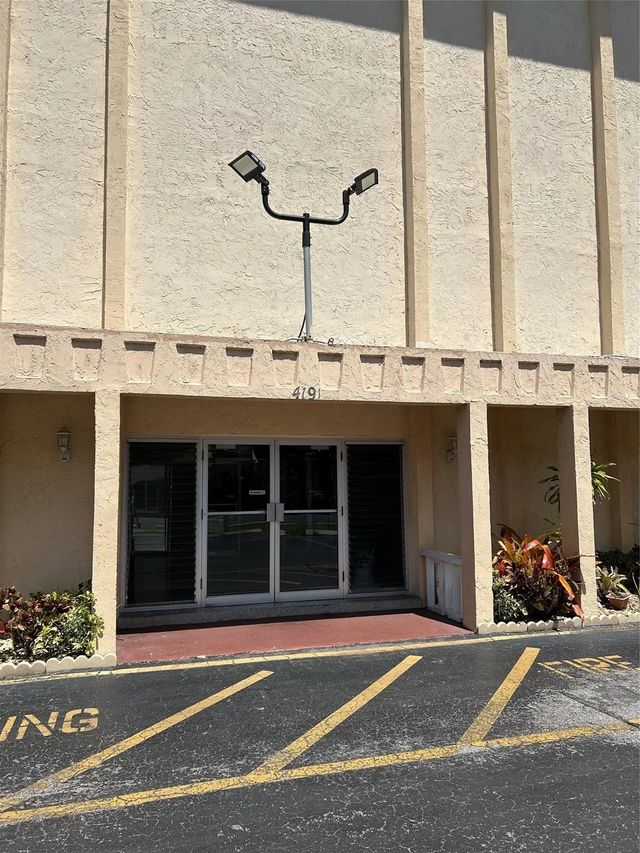 5 of 26 - 4191 Nw 41st Street #312, Lauderdale Lakes, FL