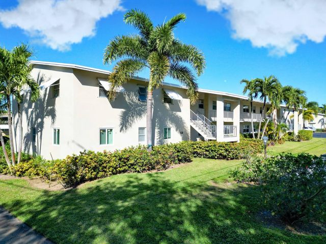 301 Circle Drive S #103, Boynton Beach