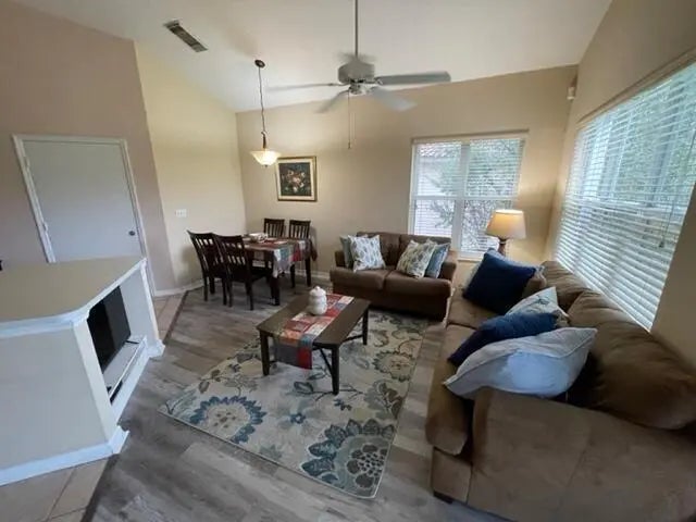 Photo of Listing #R11091260