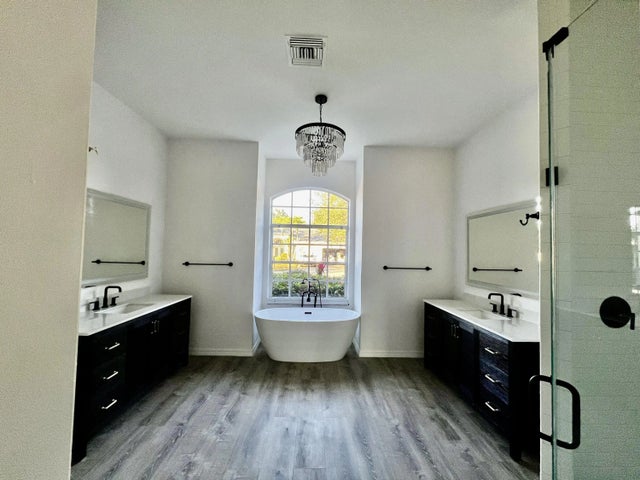 Photo of Listing #R11074099