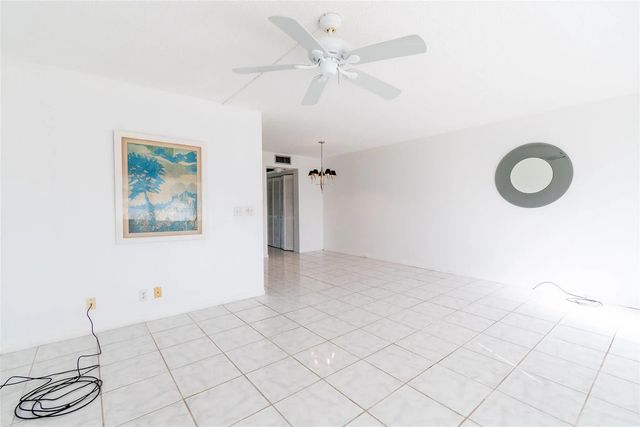 5 of 18 - 4035 Cambridge B #4035, Deerfield Beach, FL