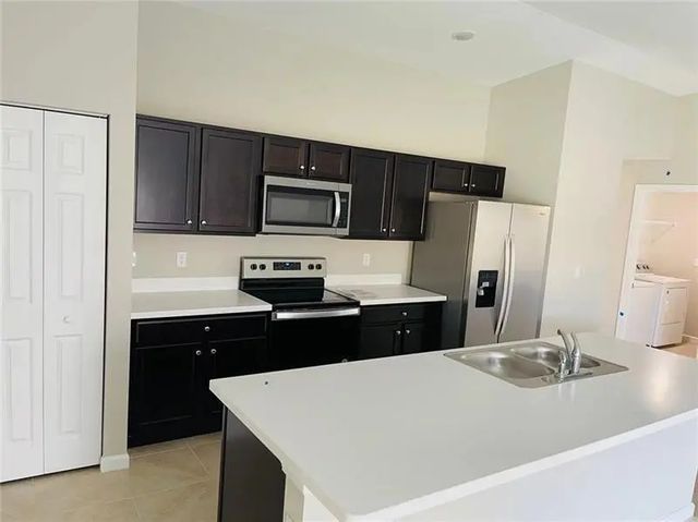 4 of 19 - 1961 Sw Michelangelo Avenue, Port St. Lucie, FL