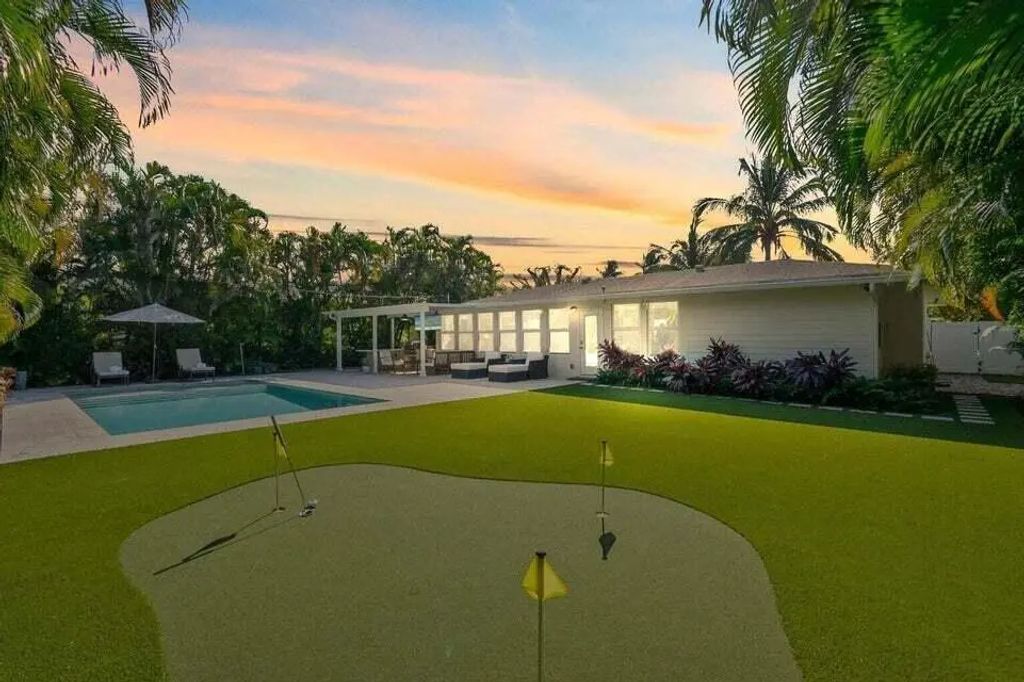 221 Nw 18th Street, Delray Beach
