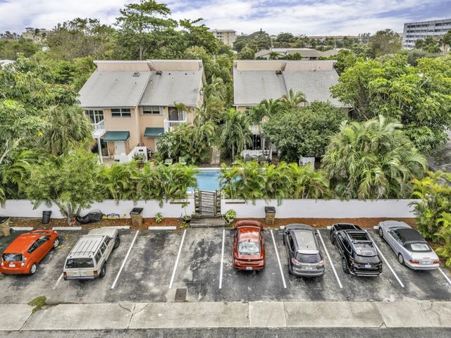 2 of 38 - 1912 Ne 6th Street, Deerfield Beach, FL