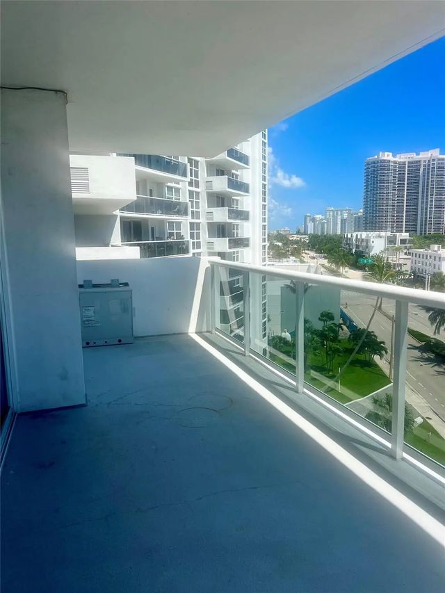 3 of 18 - 2841 N Ocean Boulevard #802, Fort Lauderdale, FL