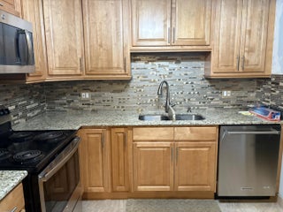 Photo of Listing #R11074536